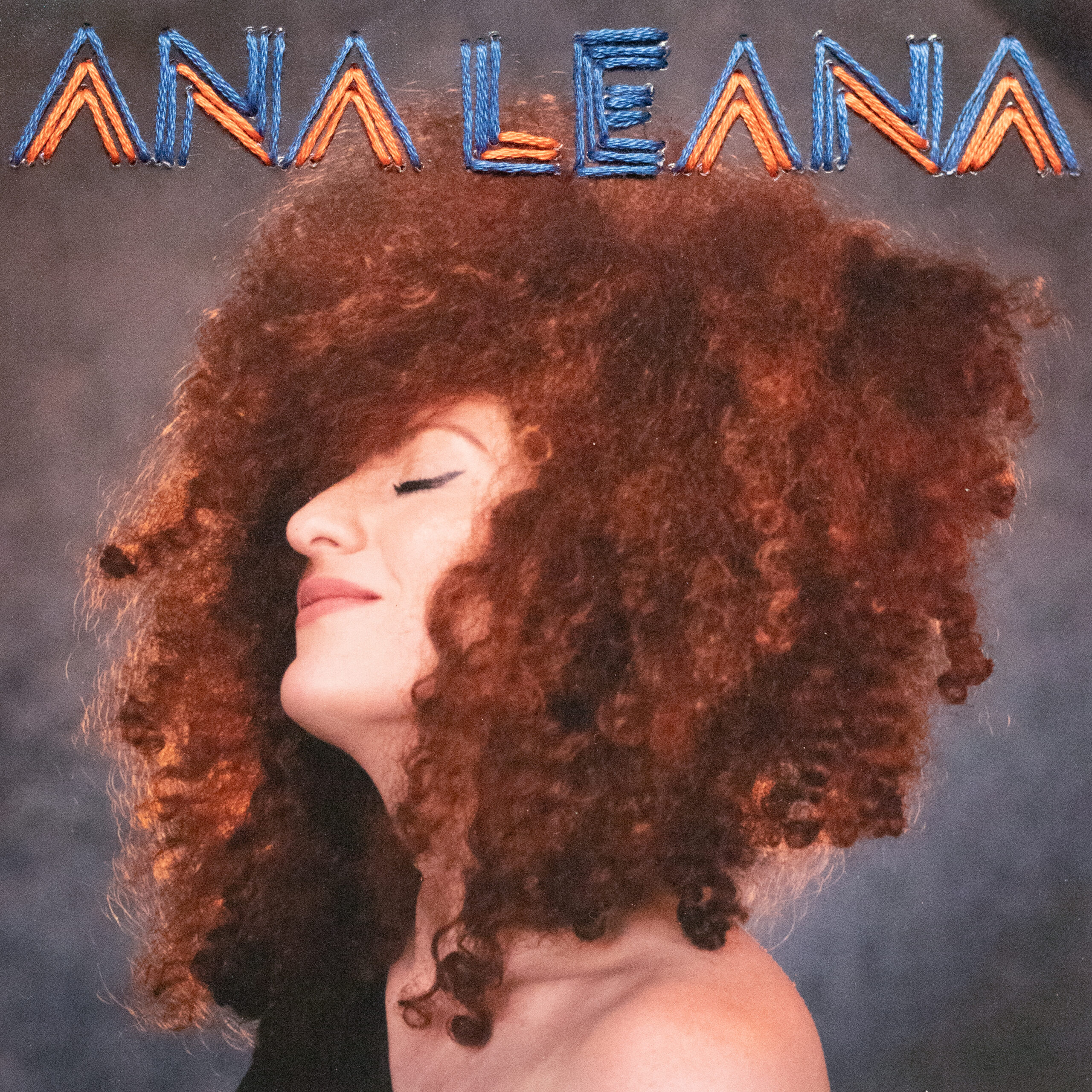 Capa do álbum Ana Leana, lançado em 10 de outubro de 2025